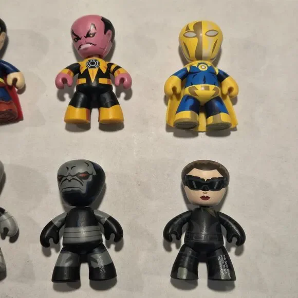 Mezco Mini Mez-Itz DC Comics Figure Lot - 15 Figures Inc. Rare Variants & Batman - Picture 4 of 16